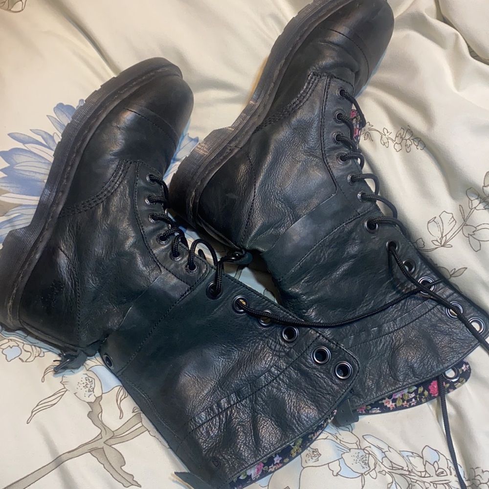 Dr. Martens Aimilita boots, floral lining, sz 10